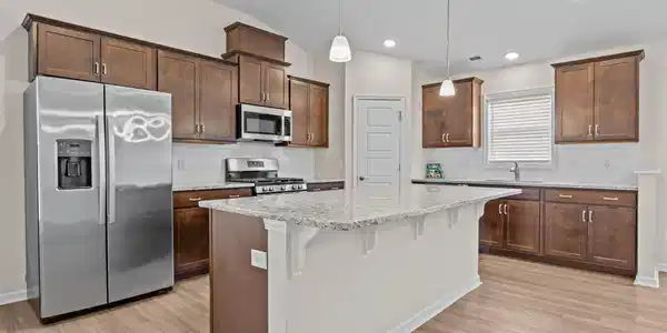 Image 3: 621 W Beaufort Rd