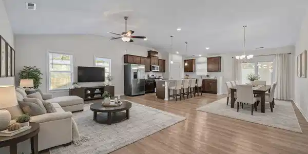 Image 4: 621 W Beaufort Rd