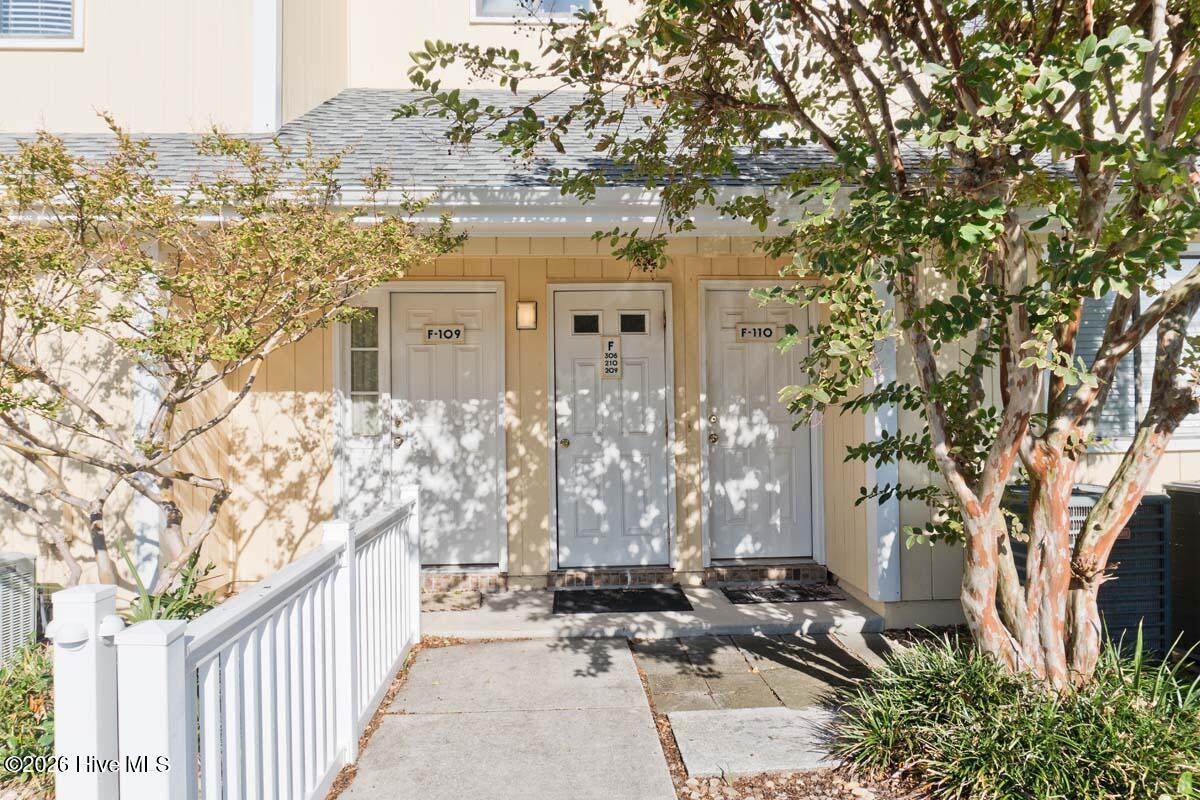 Image 1: Front Entry