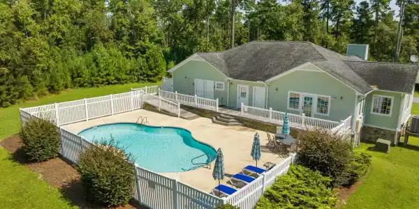 130 Queen Annes Court