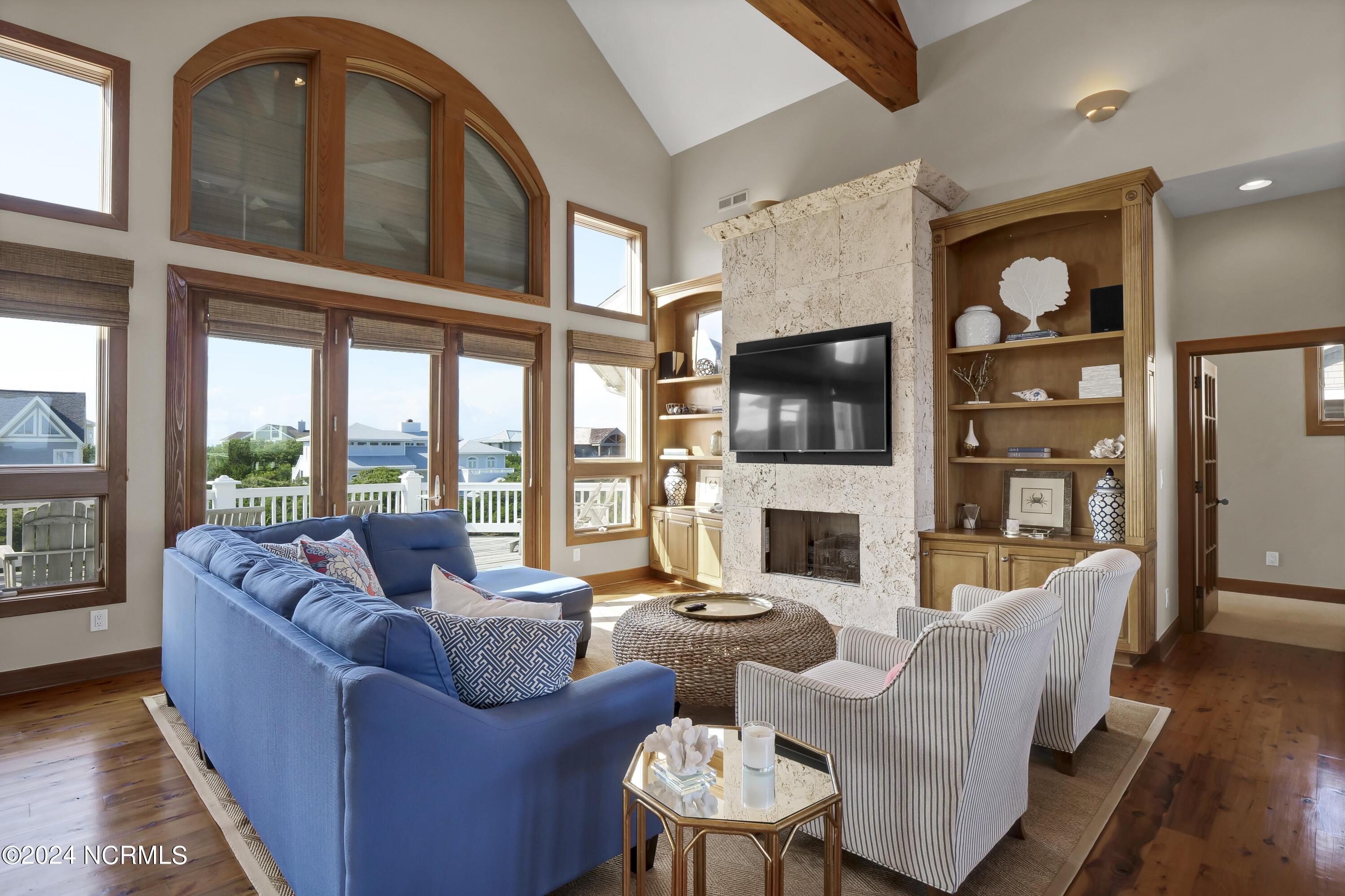 Image 3: 015_pja16337_877