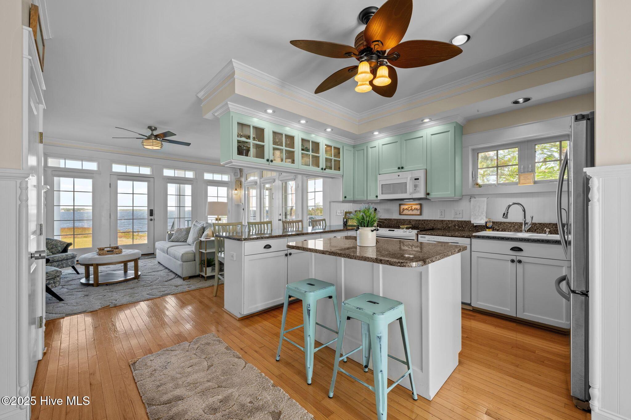 Image 3: 20-web-or-mls-DSC_4074