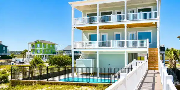 673 Ocean Boulevard W