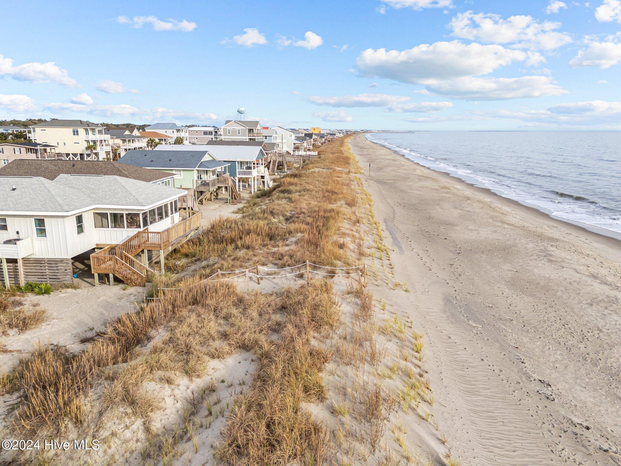 Image 3: 707 W. Beach Drive