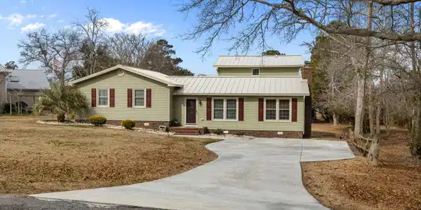19 Arrowhead Drive