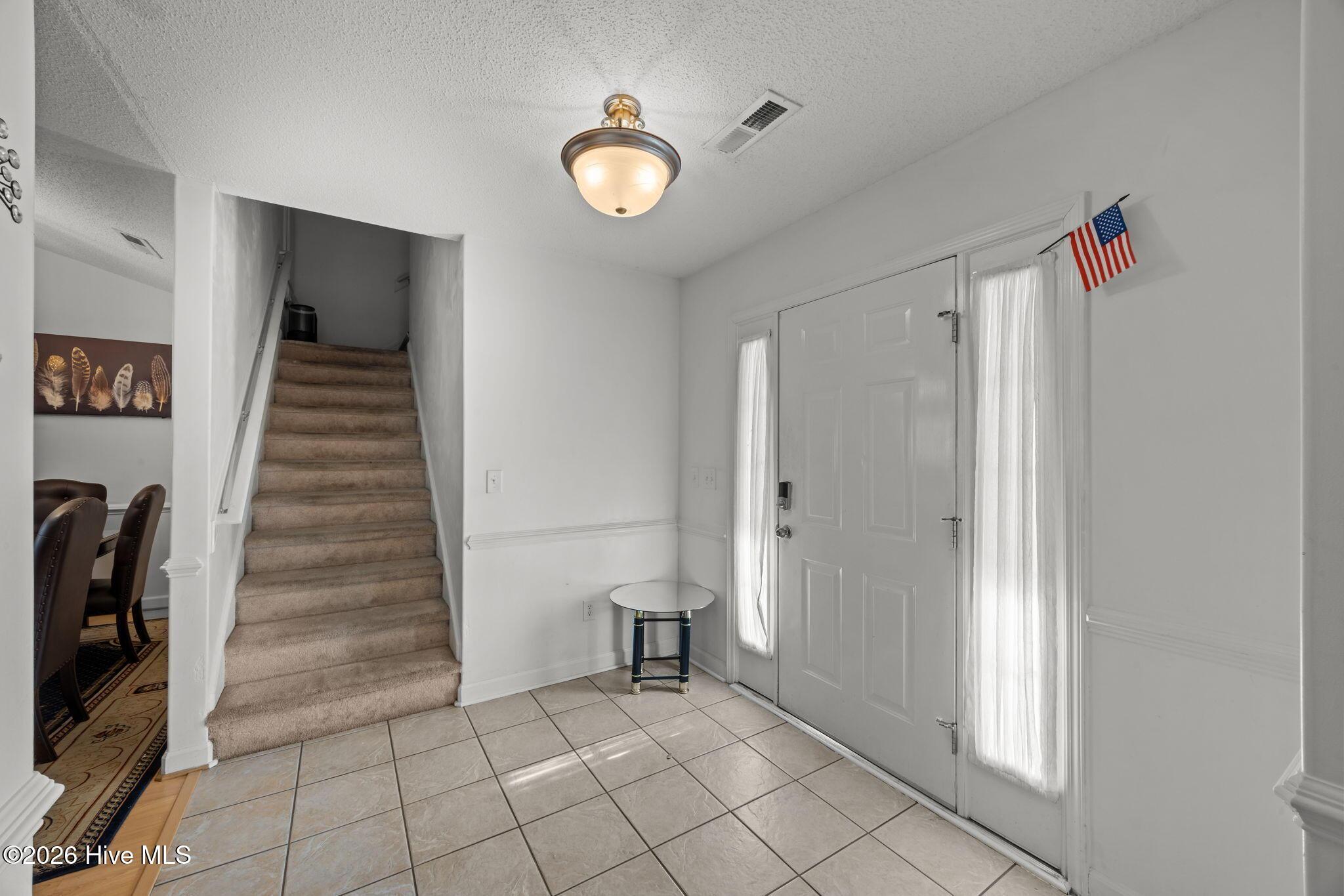 Image 2: 15-web-or-mls-0C0A0513