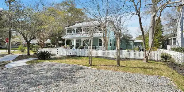 Image 4: 301E.WestStreet-02