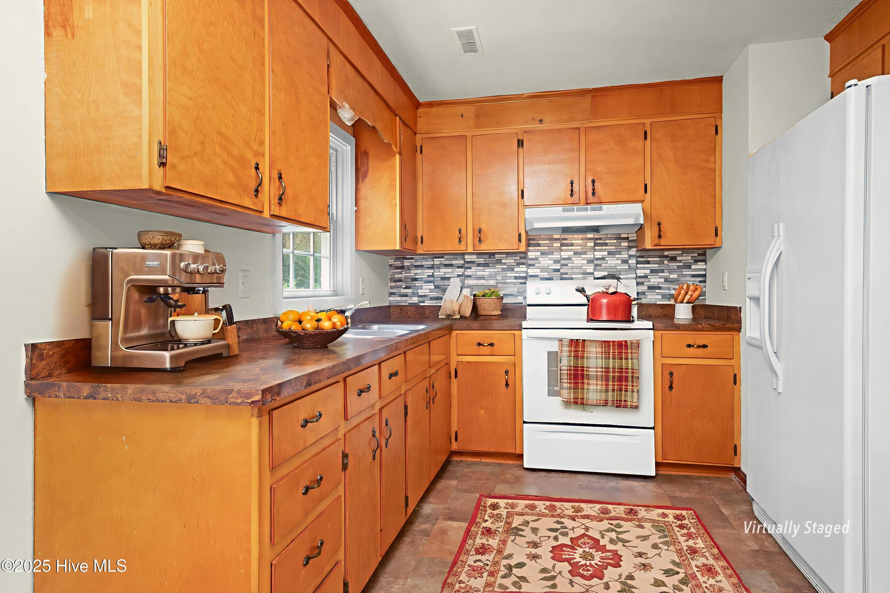 Image 4: 140 Chinchilla Drive