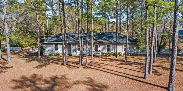 52 Lakeshore Drive