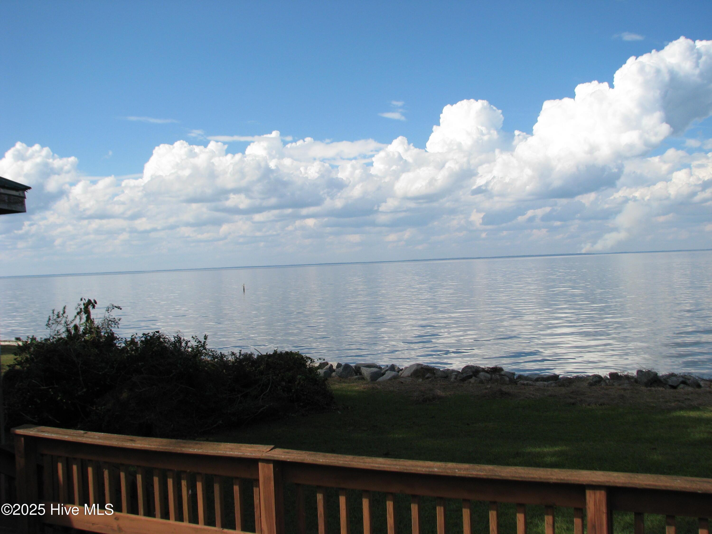 Image 4: 227 Rhodes Dr., Columbia 013