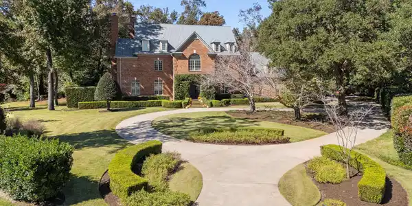 2005 Spanish Wells Drive