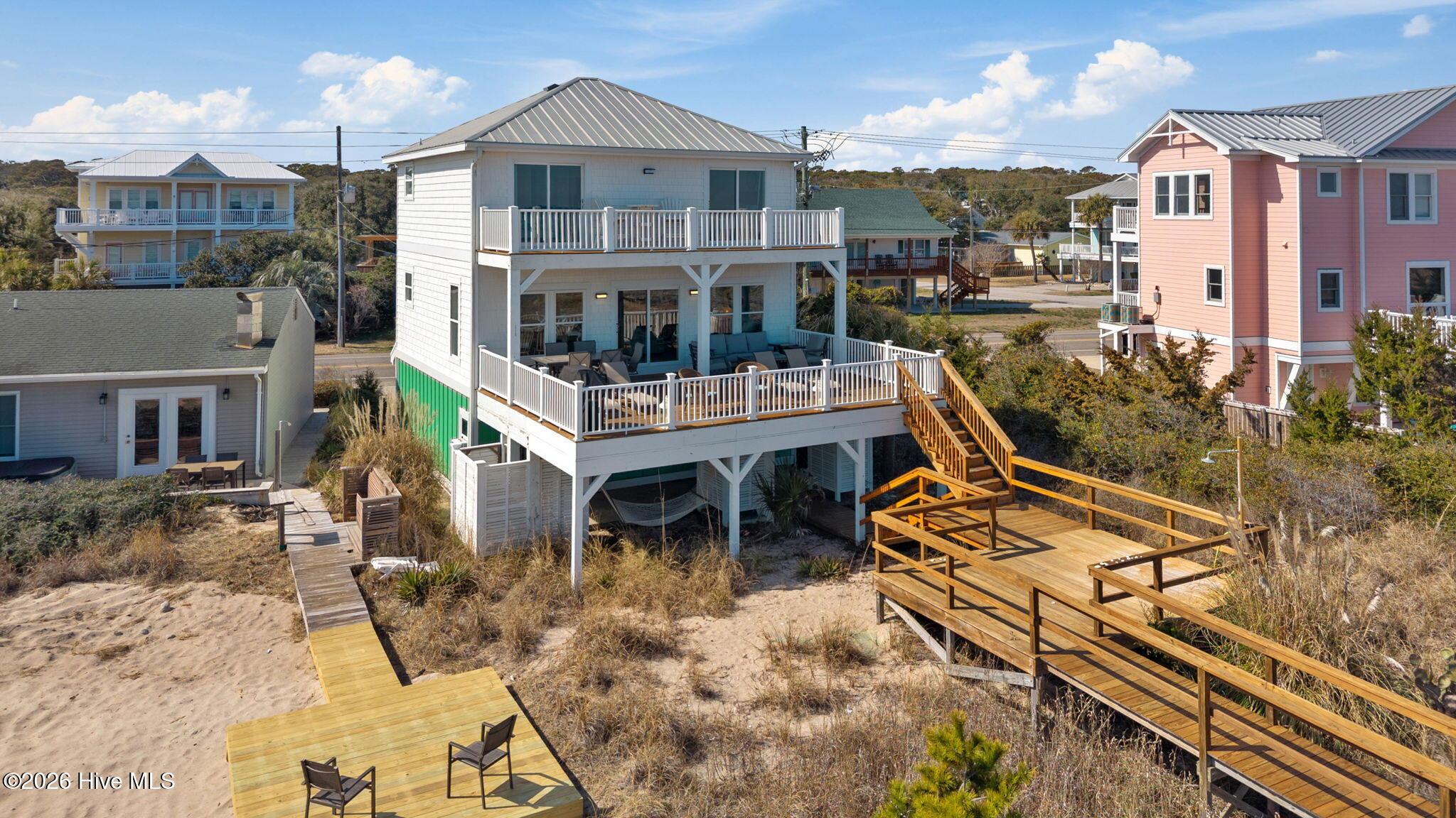 Image 3: Rear View 813 FF