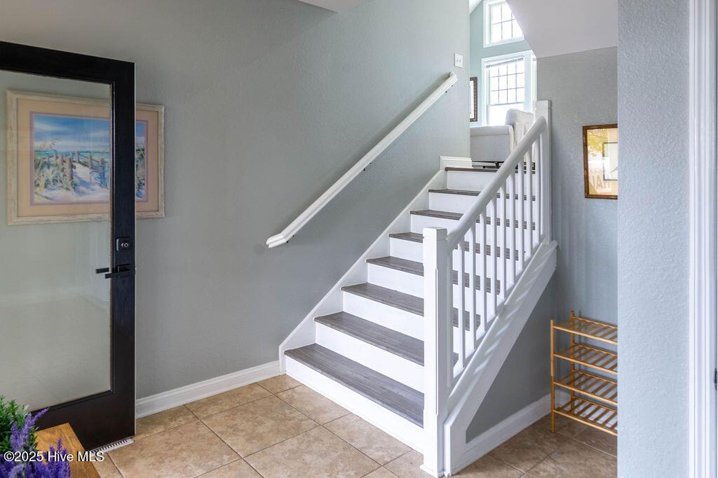 Image 2: 73BallastDr-42