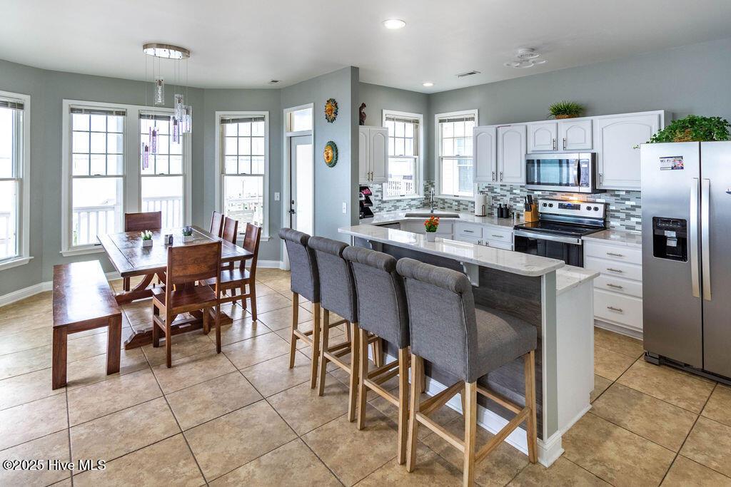 Image 3: 73BallastDr-34