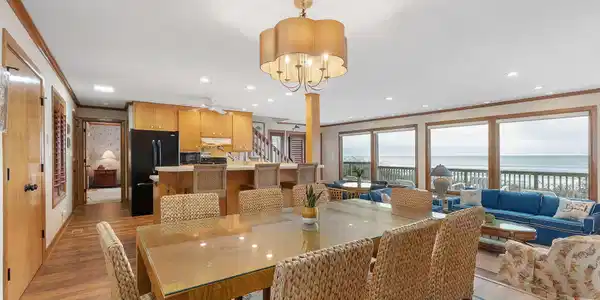 Image 4: Open concept kitchen and dining