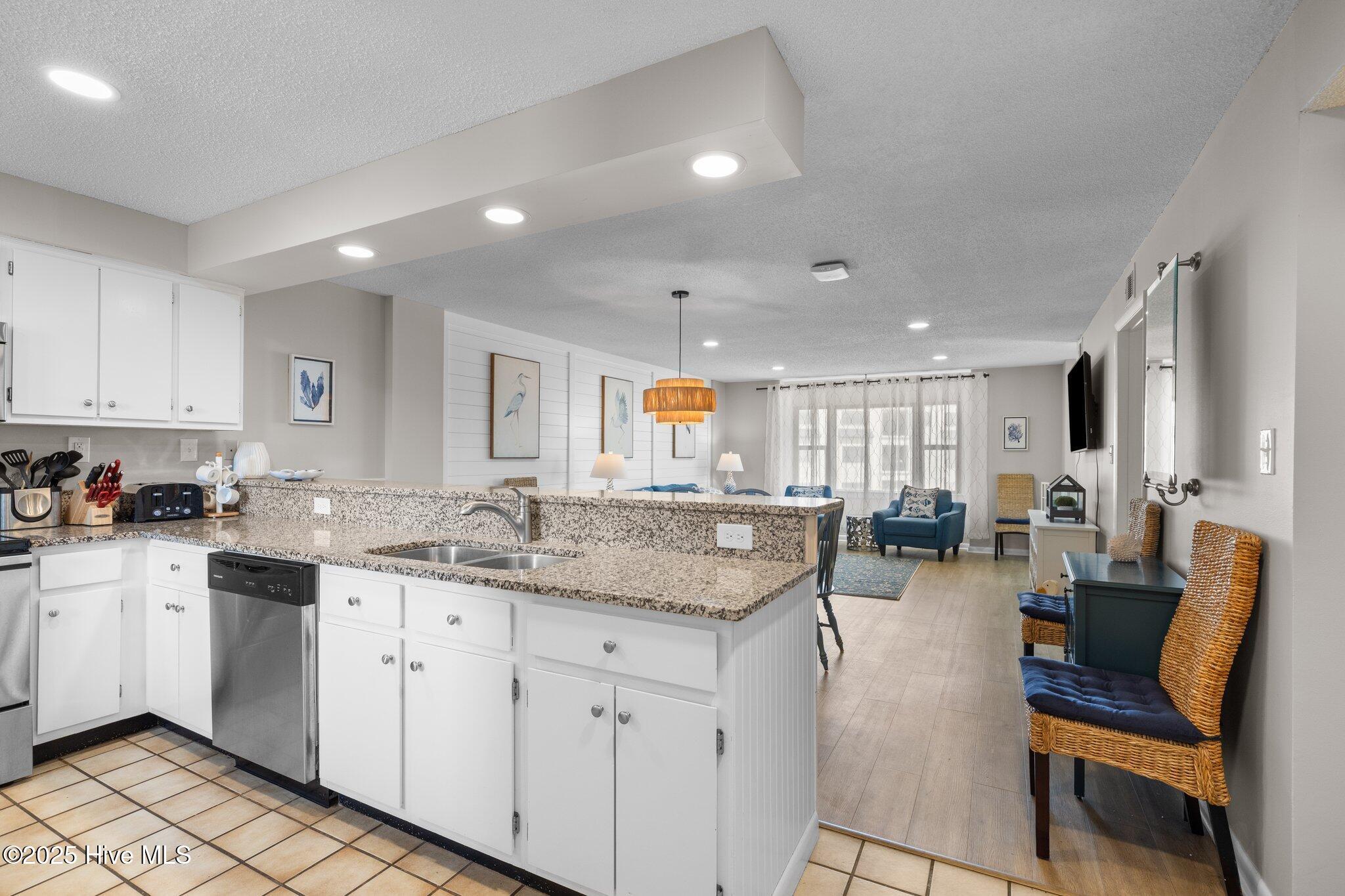 Image 4: Kitchen and Living Space