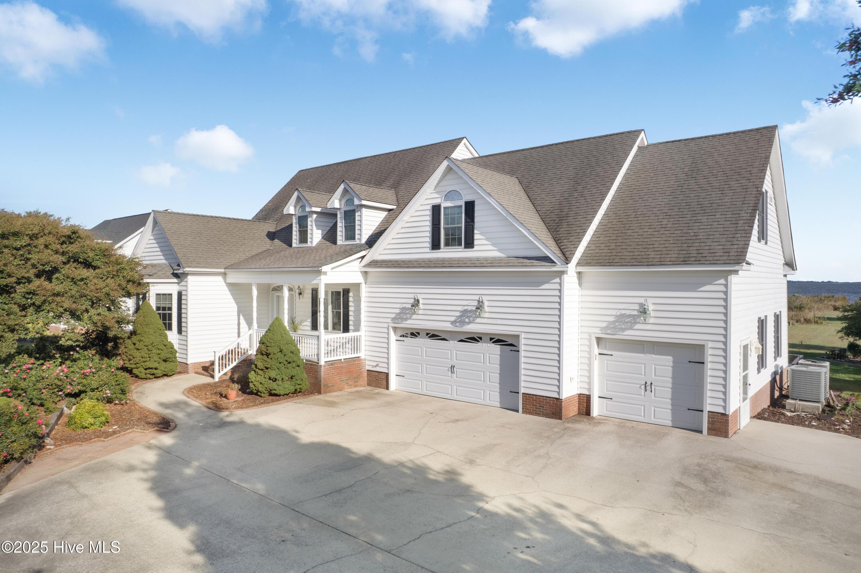 Image 4: DroneCloseupDriveway