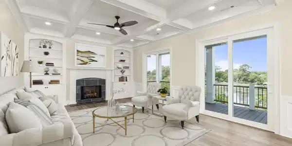 Image 4: Living Room