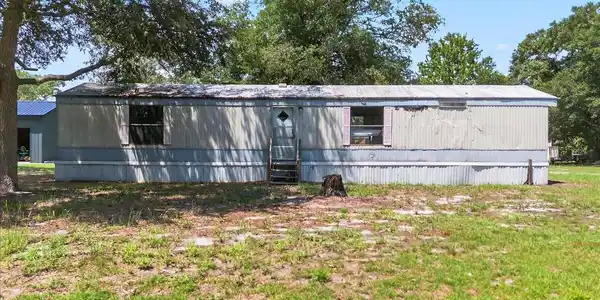 1912-1920 Triton Drive SW