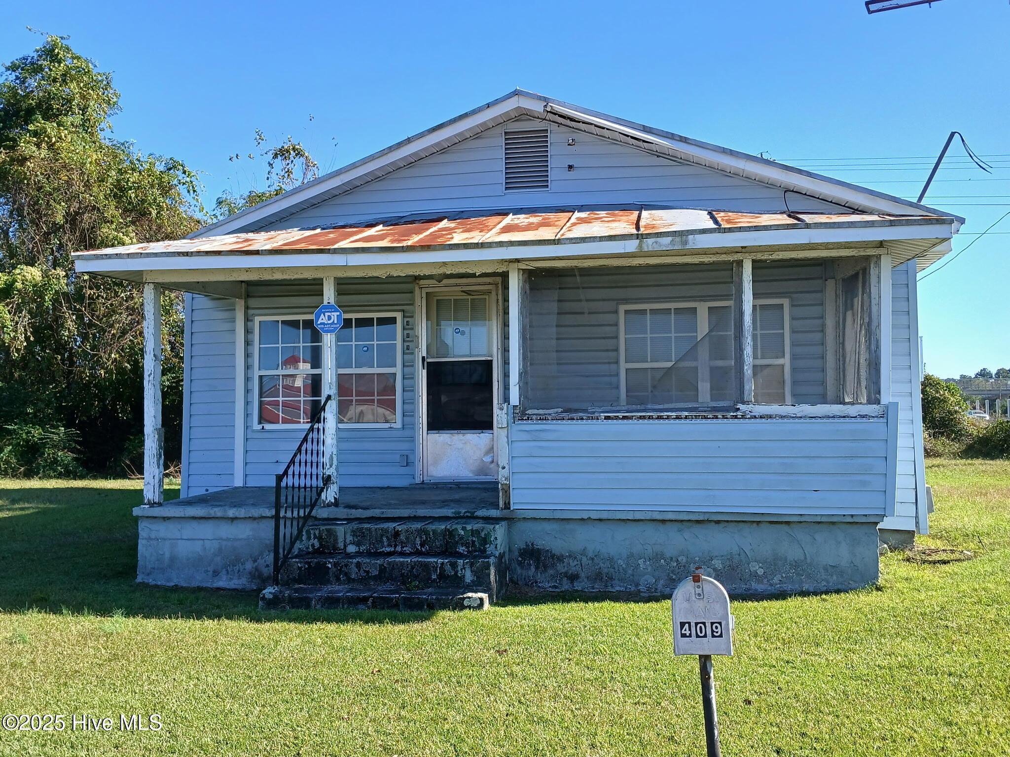 Image 2: Front of Home