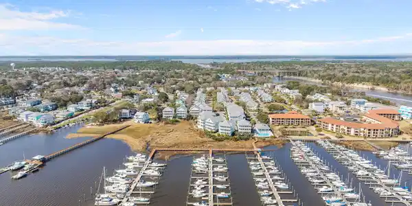 Image 4: 9-web-or-mls-DJI_20260306110255_0042_D