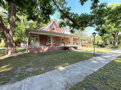 465 6th Street