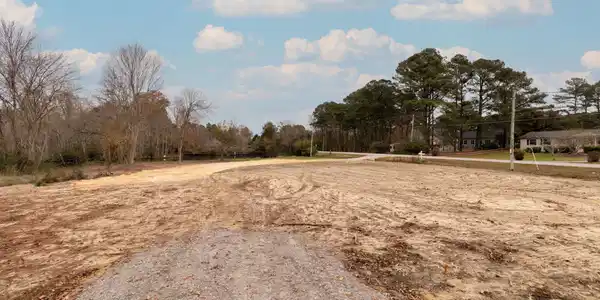 Image 4: MontpelierLots-02