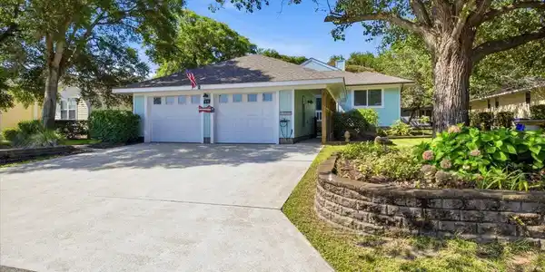 18 Greenview Drive