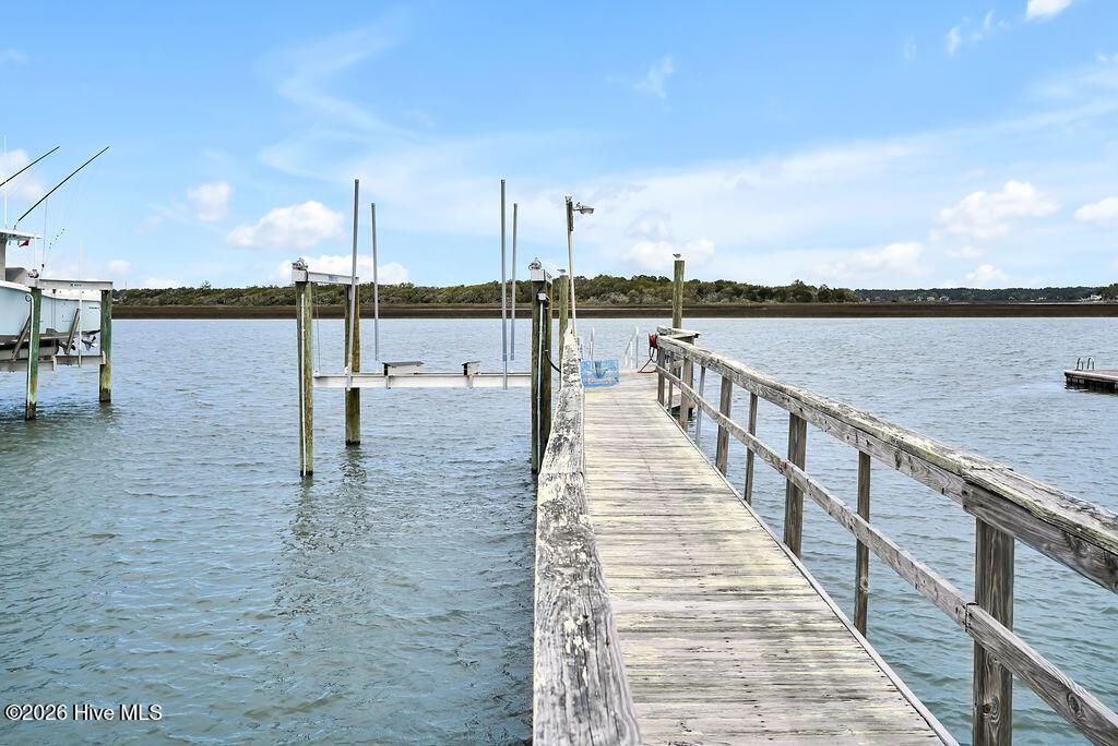 Image 4: 6008WestBeachDrive-31