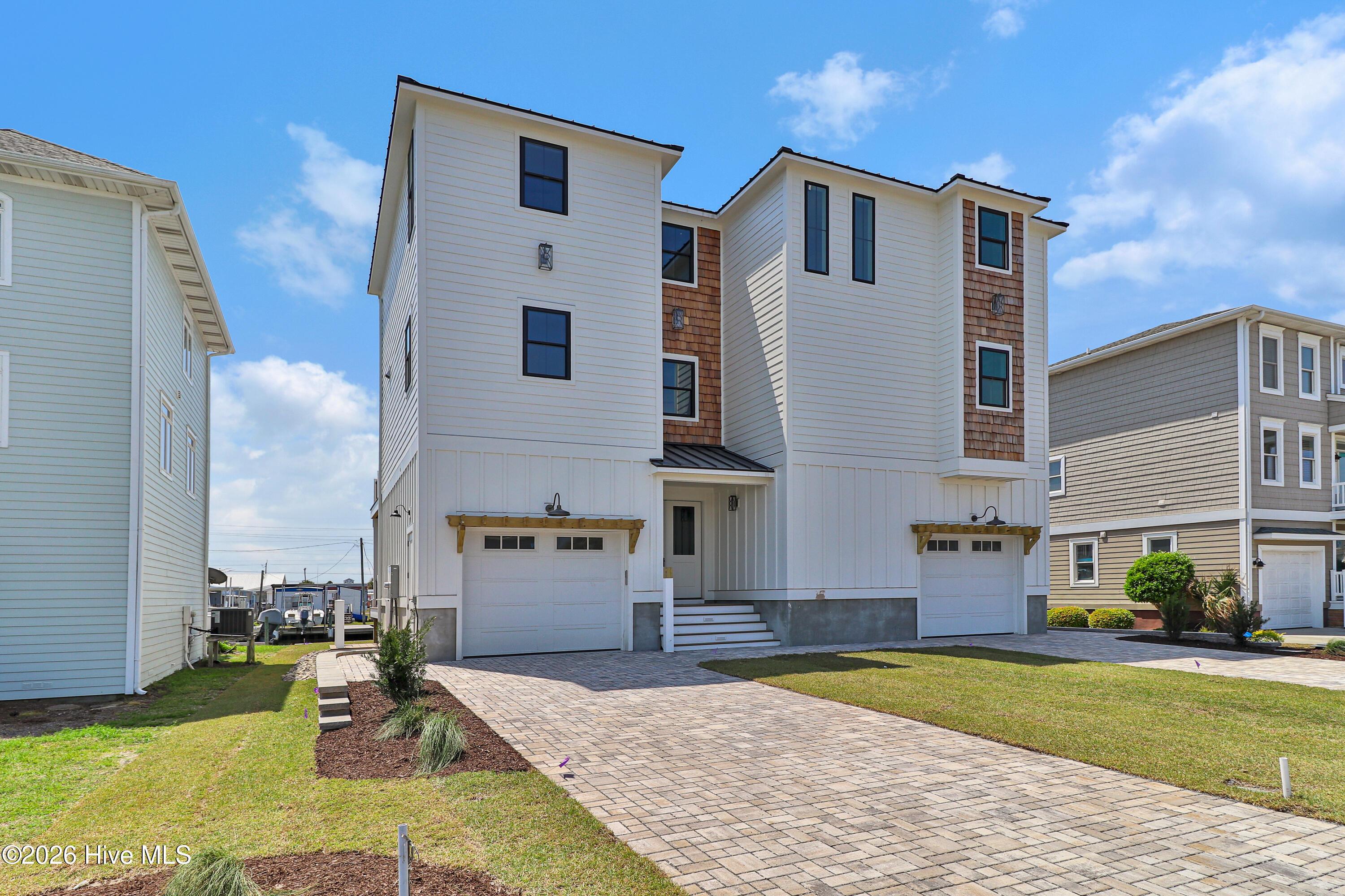 Image 2: New Construction in Atlantic Beach
