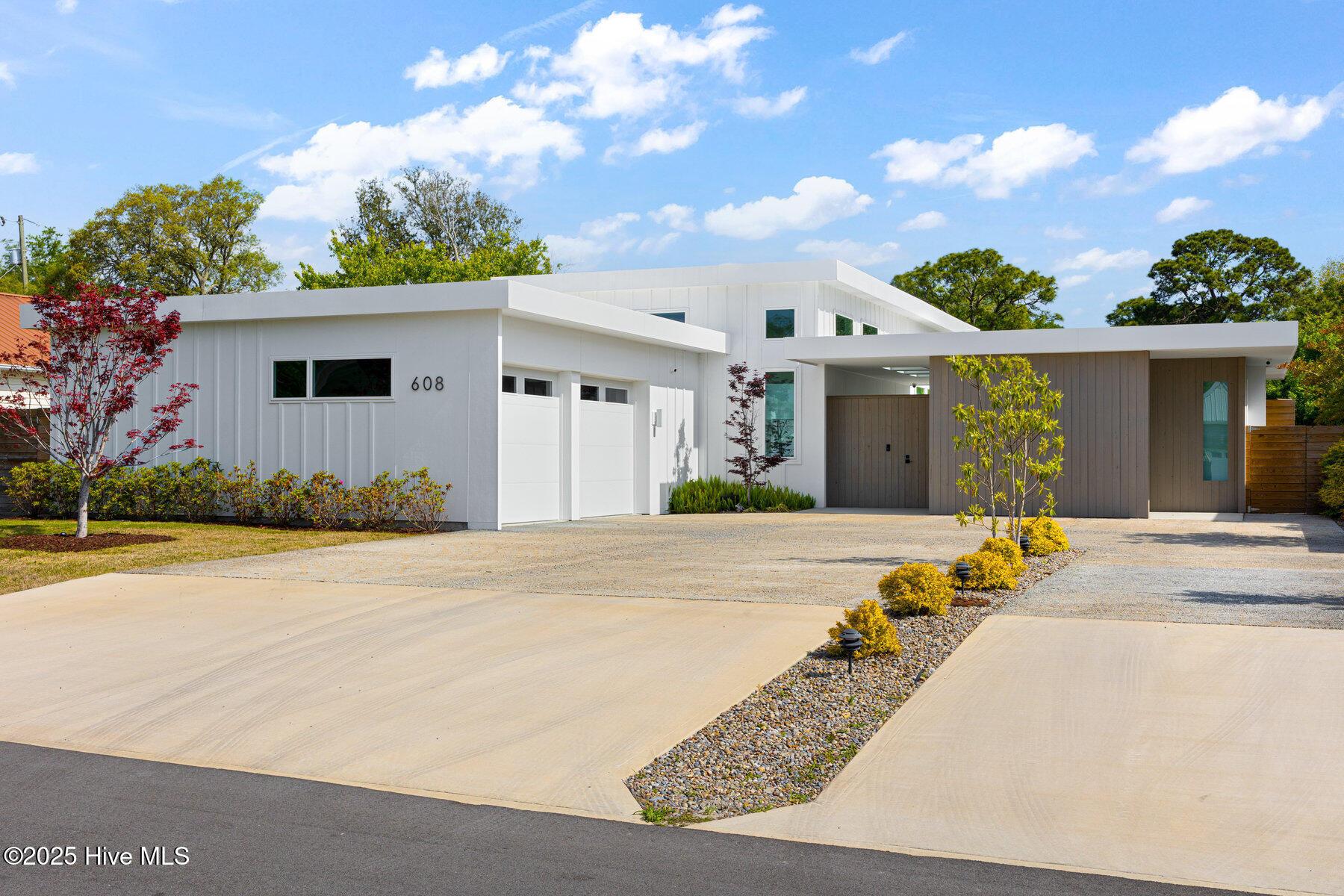 Image 4: 007_608_raleigh_avenue_print-7