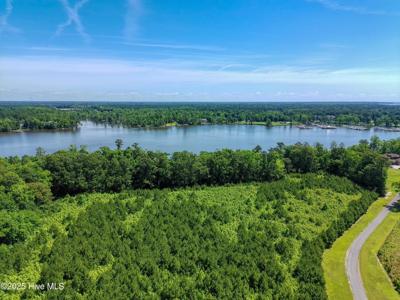 11 Peninsula Shores Way