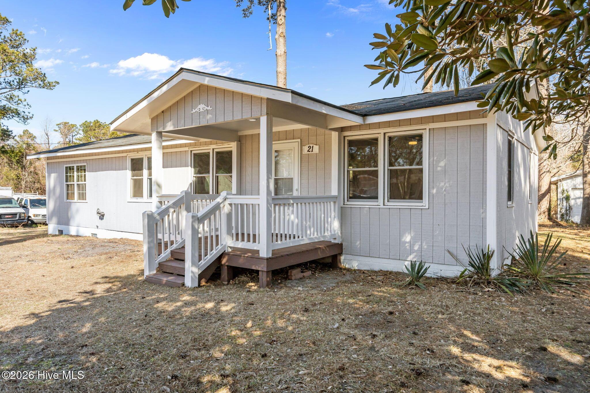 Image 3: 30-web-or-mls-21 East Dr. 74
