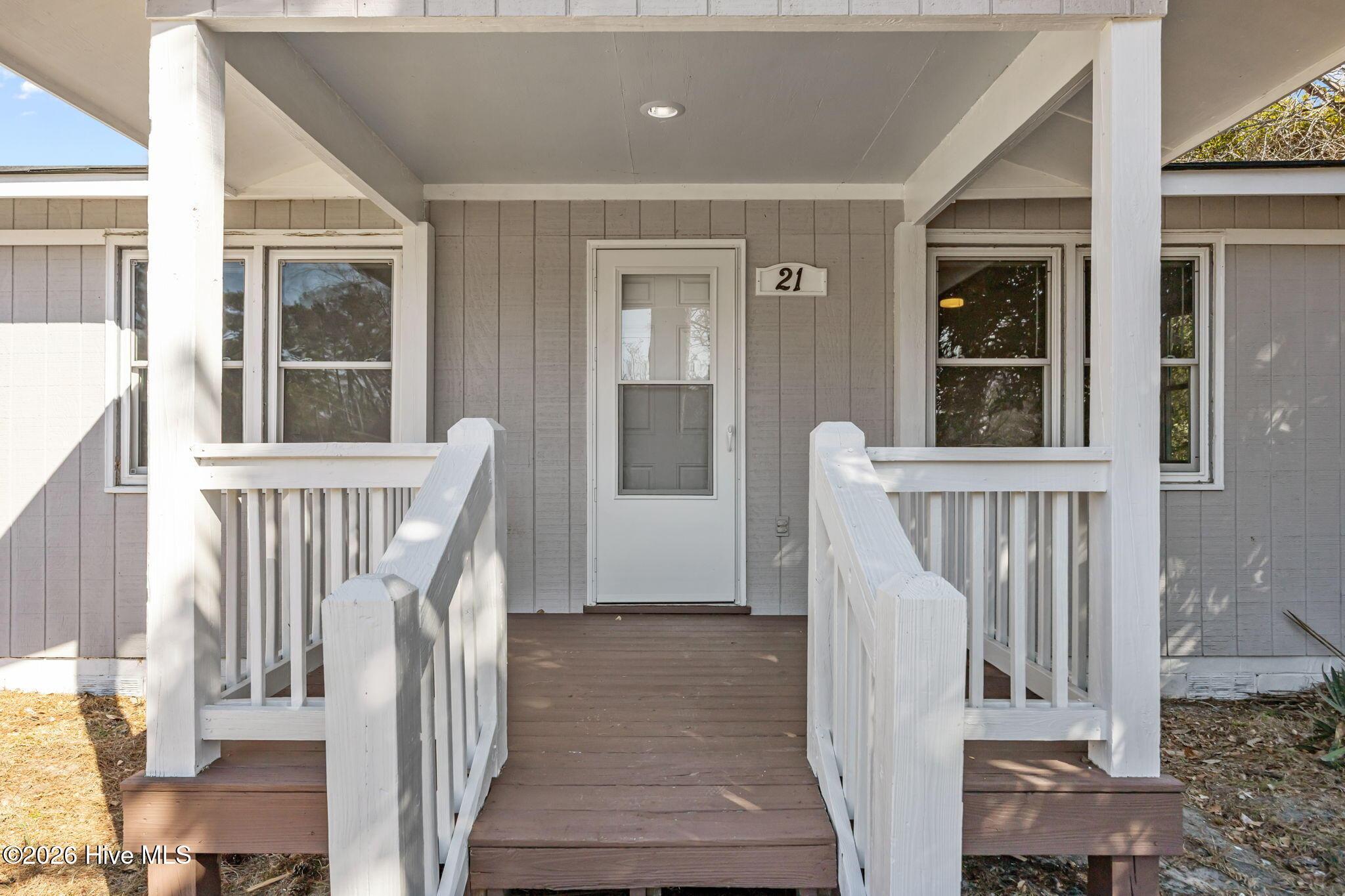 Image 4: 2-web-or-mls-21 East Dr. 76