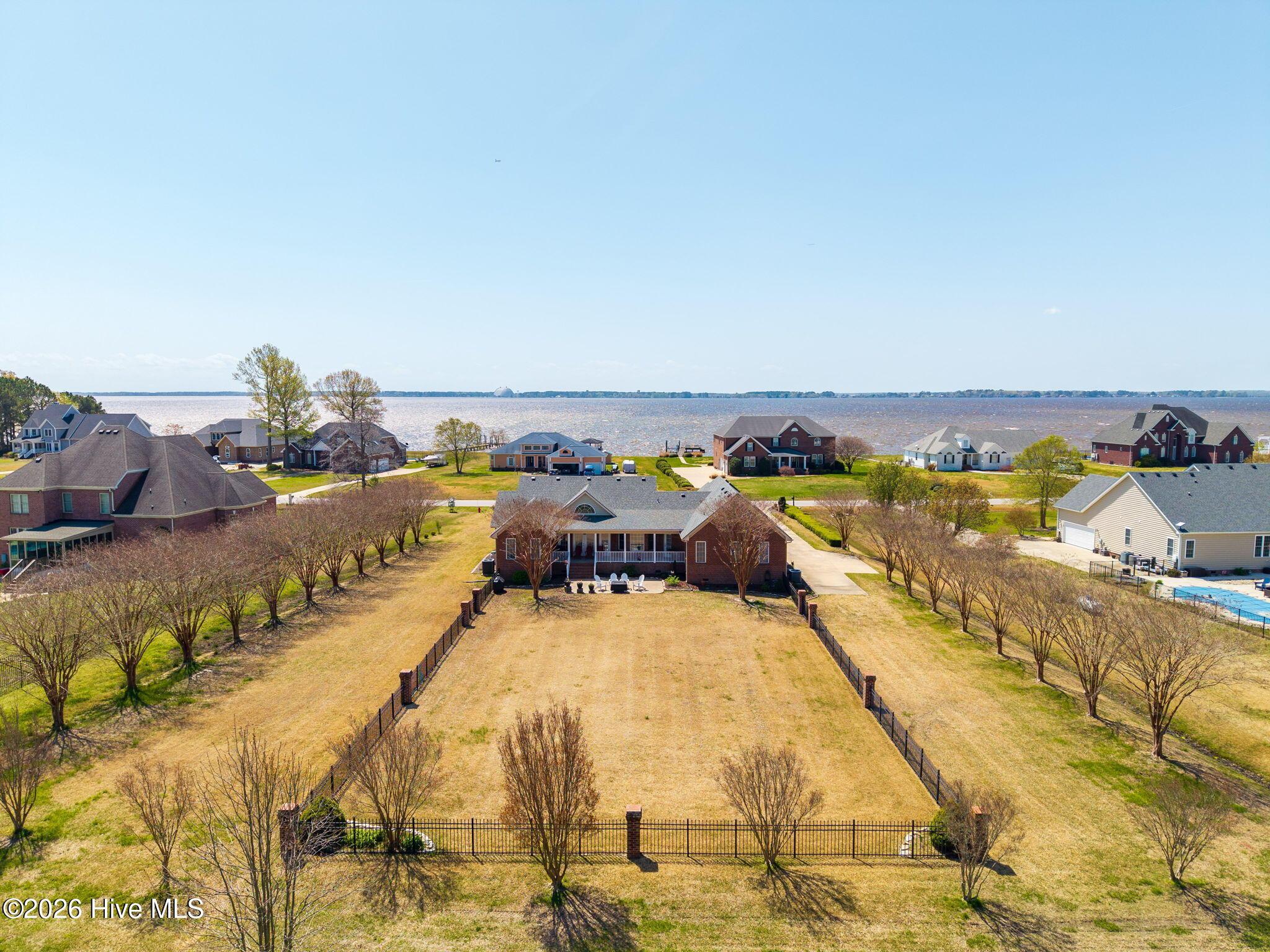 Image 1: 29-web-or-mls-ext-15