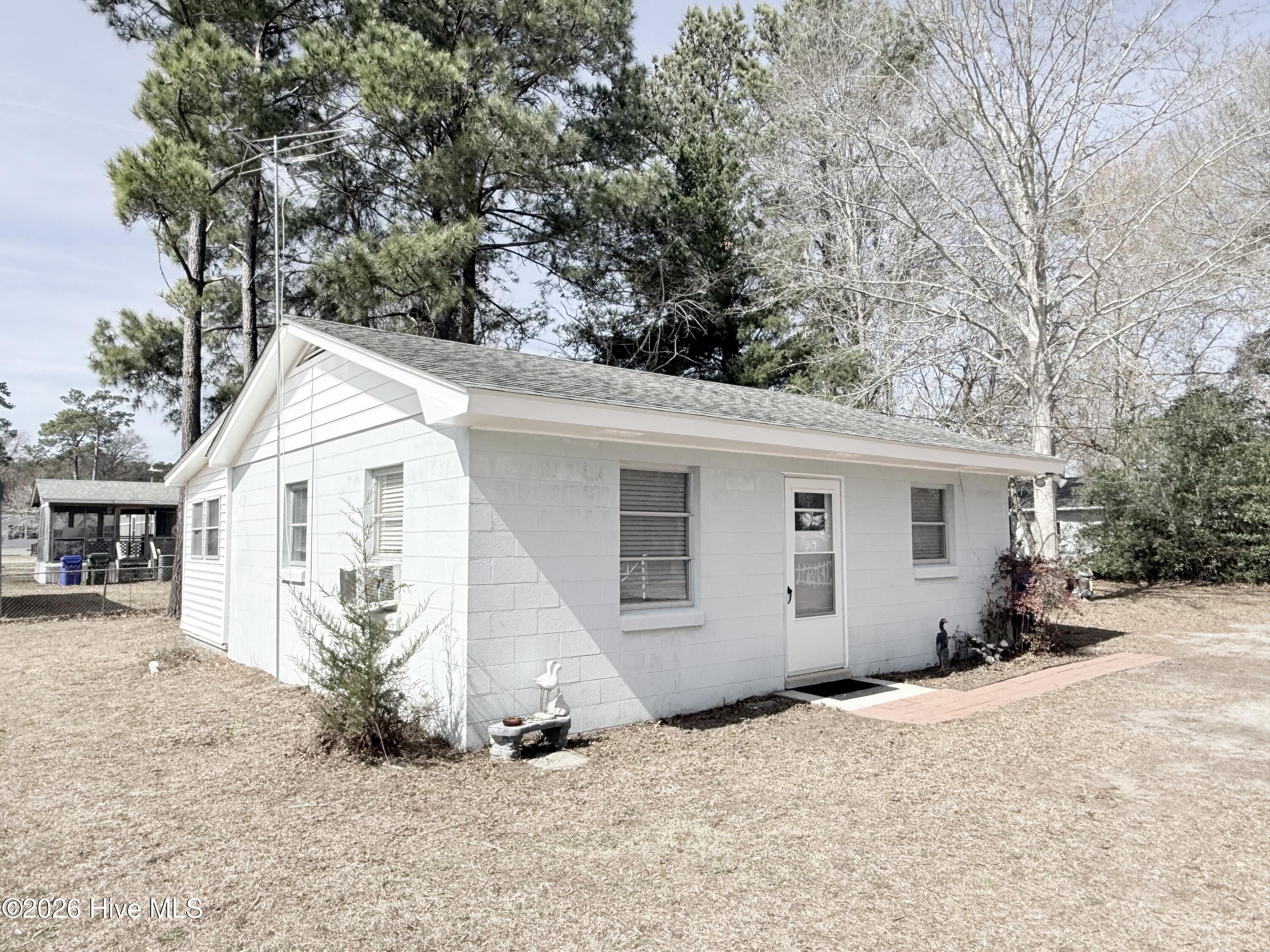 Image 2: 124 Bayshore