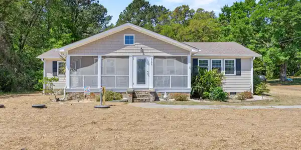 Image 3: 1_front exterior
