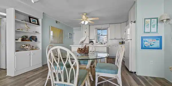 Image 4: Dining Space