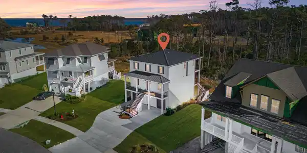Image 2: New construction in Beau Coast