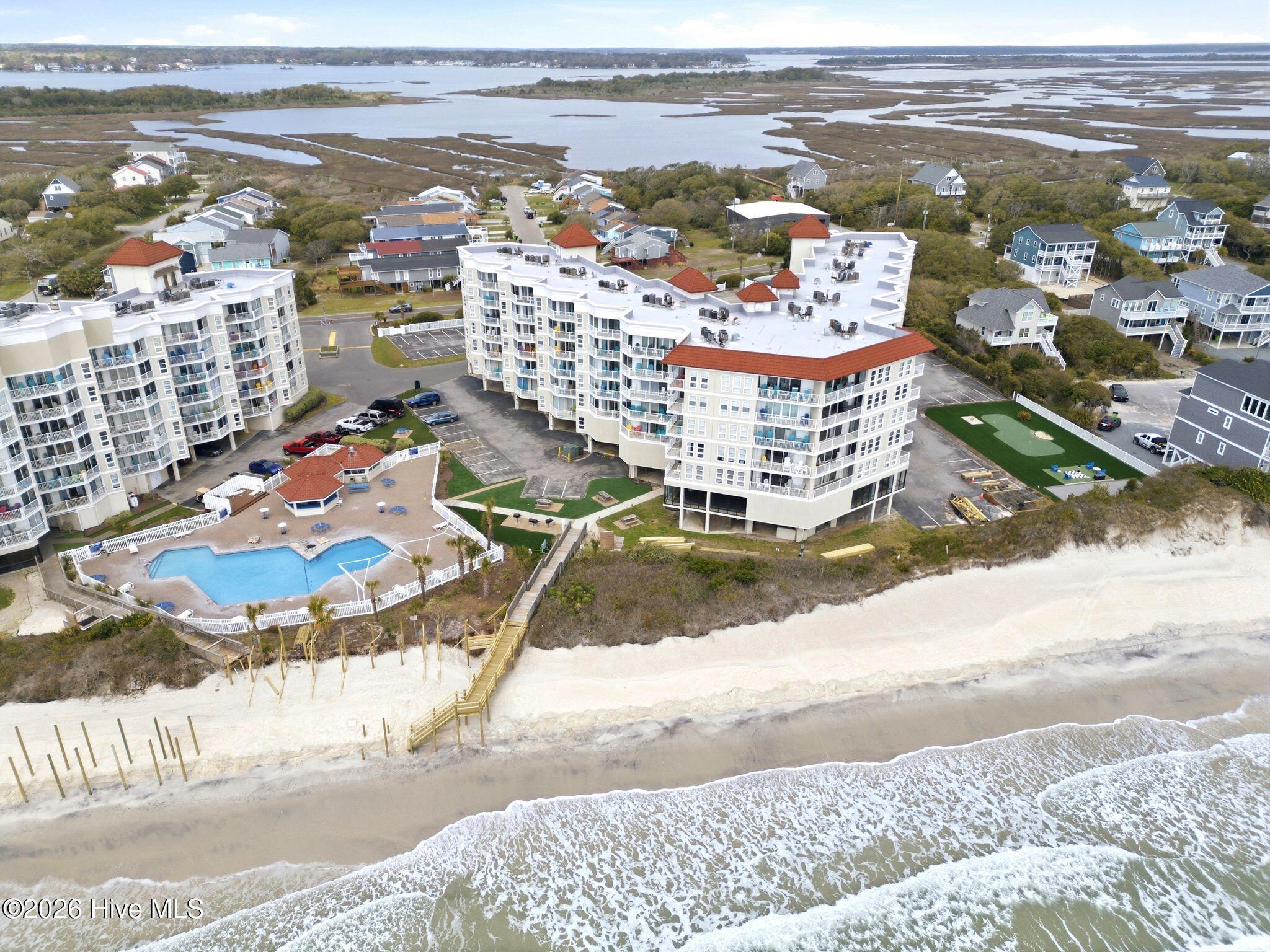 Image 1: Aerial view Building 3