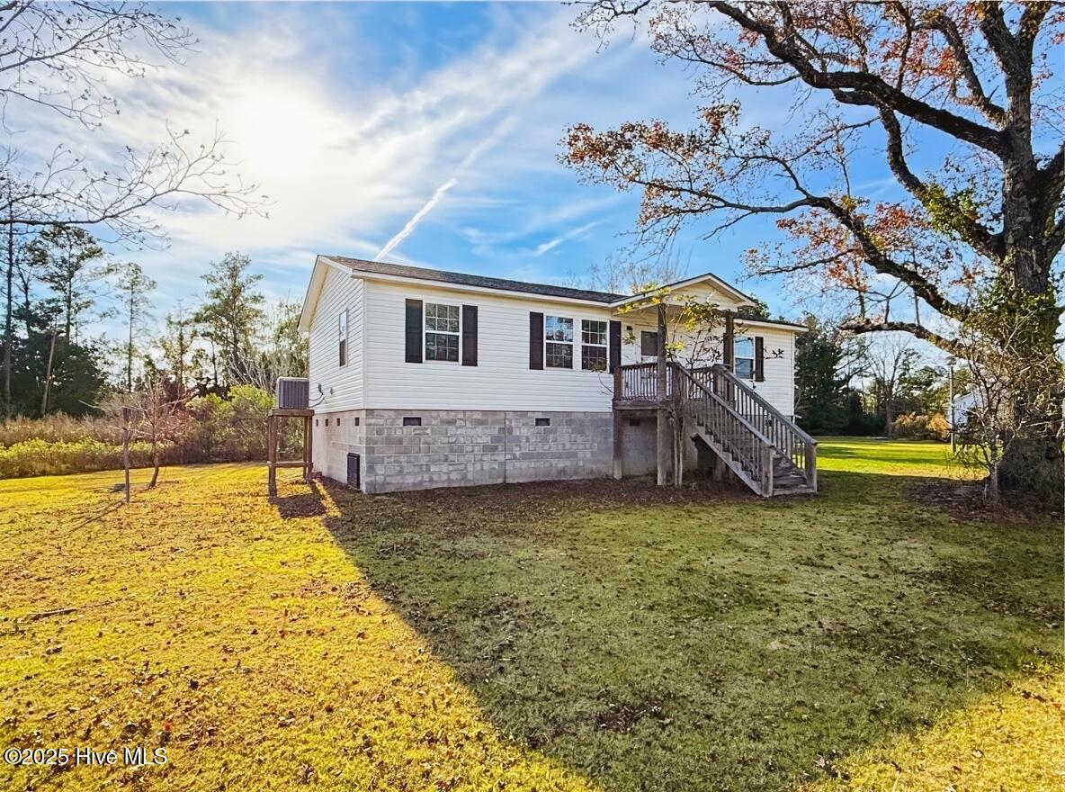 Image 1: 4876 Loop Road