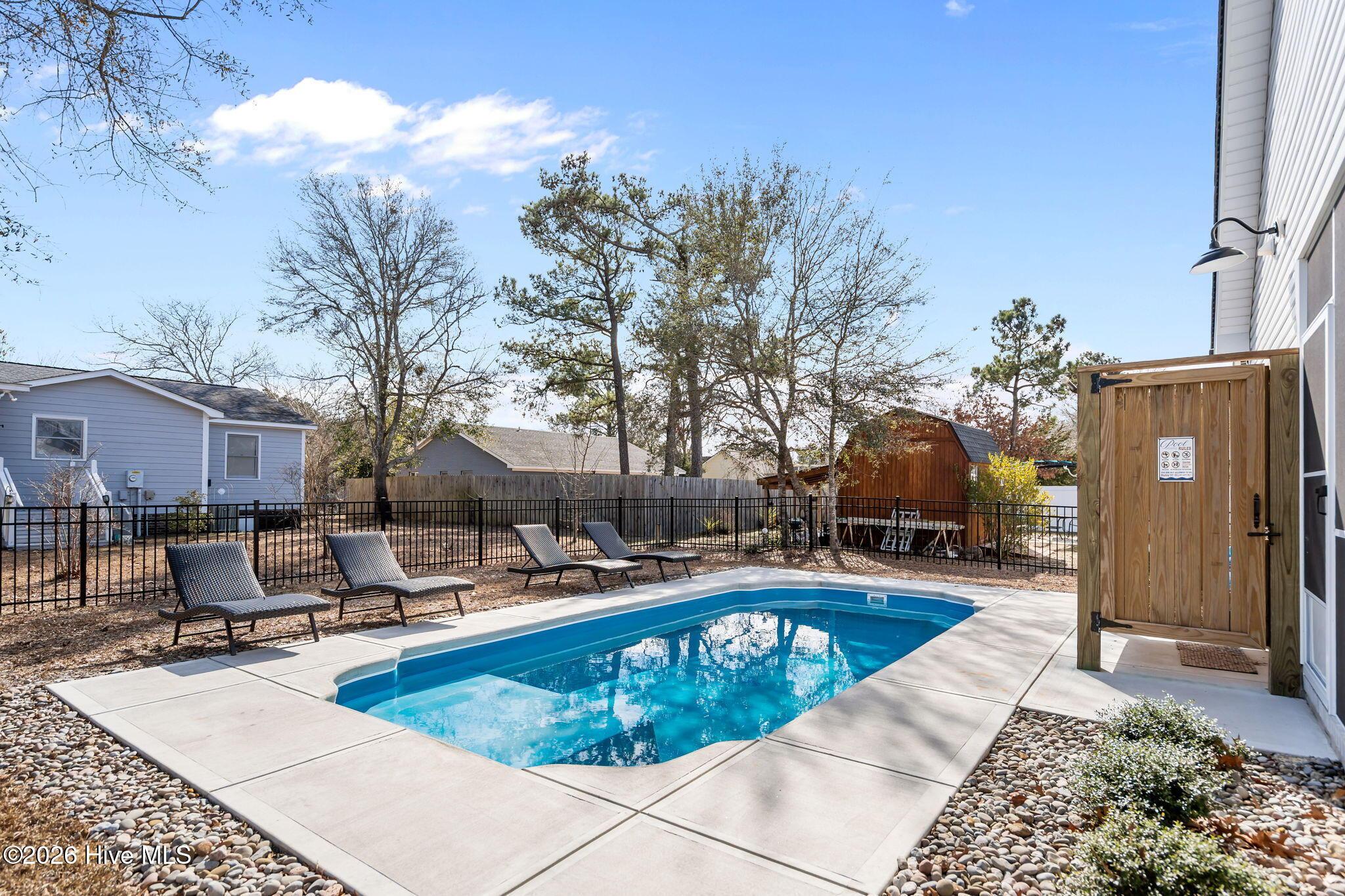 Image 3: 44-web-or-mls-DSC08182