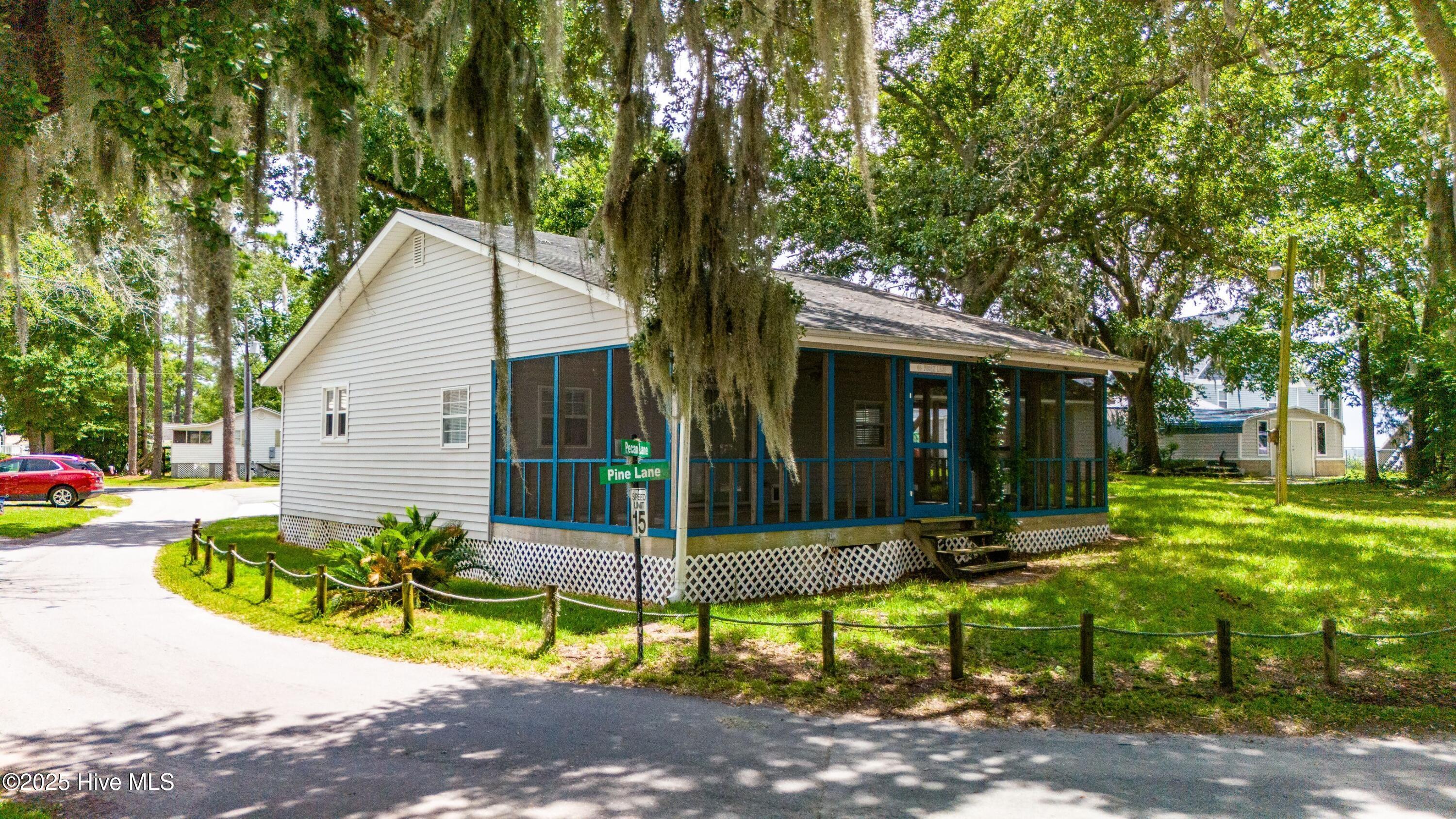 Image 3: 44 pecan lane 24