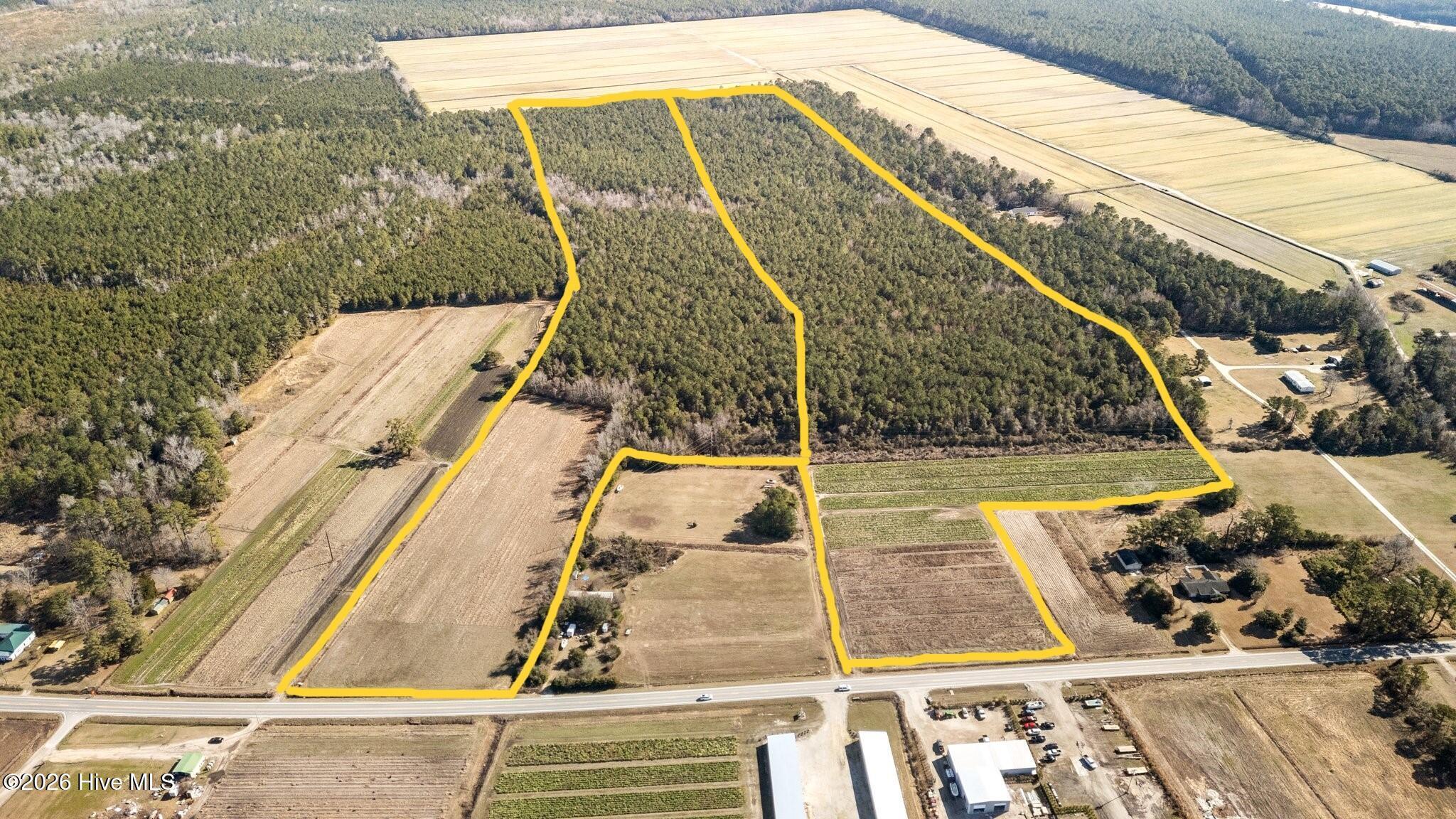 Image 3: 1674 & 1712 Hwy 1011674 & 1712 Hwy 101