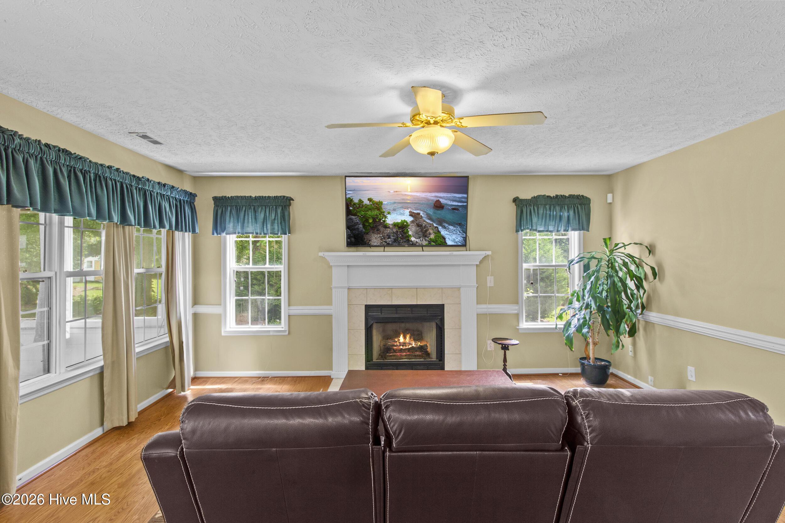 Image 3: 115 Neuse Harbour Boulevard