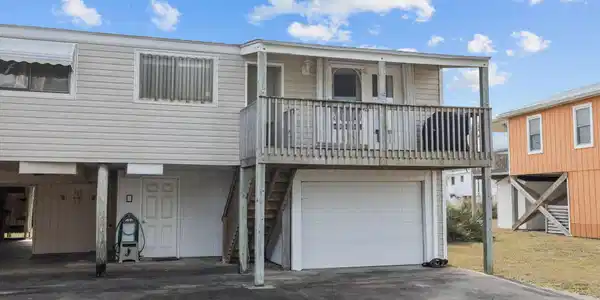 Image 3: 104 Robin Ave