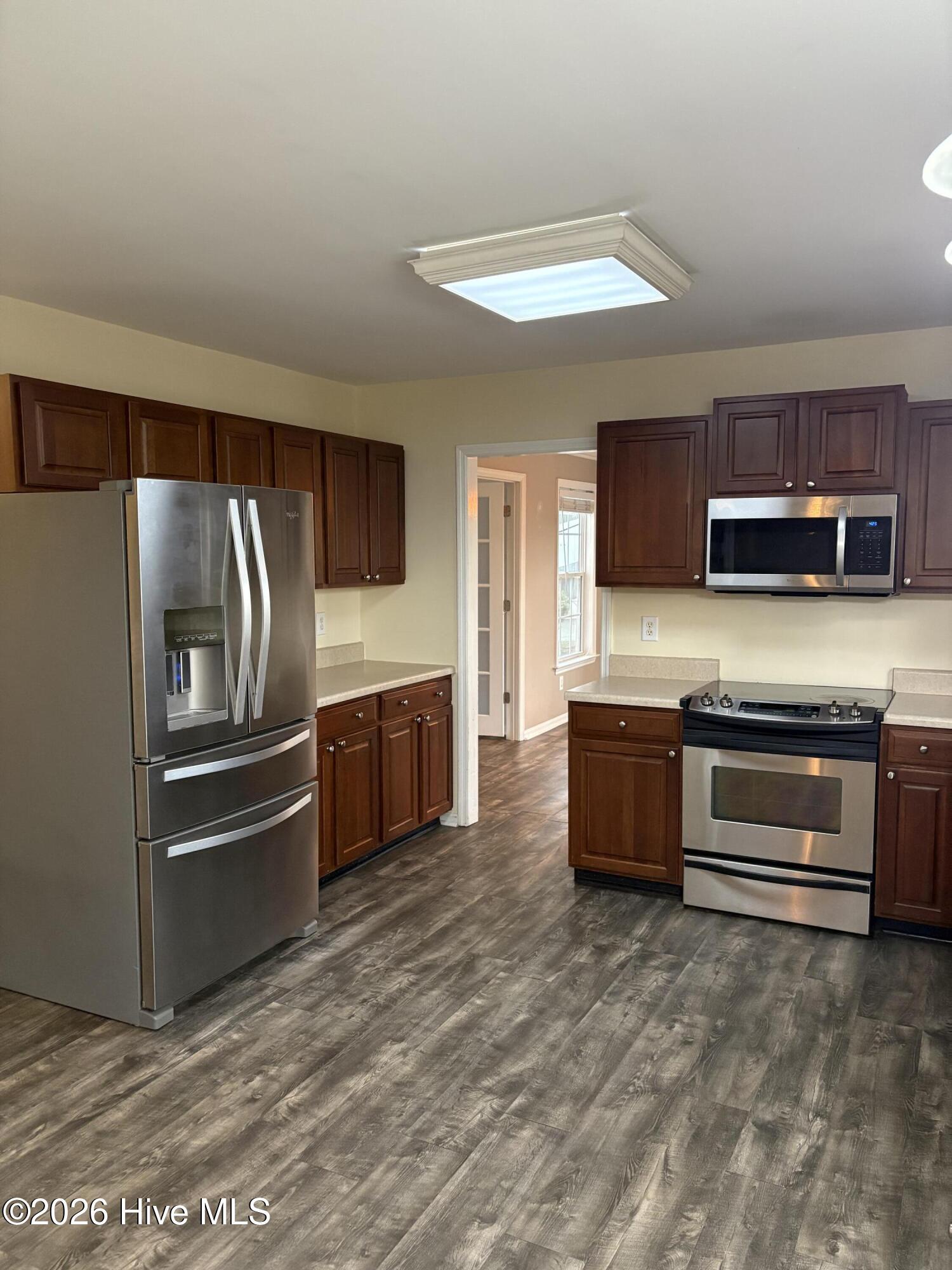 Image 4: Kitchen toward dining room