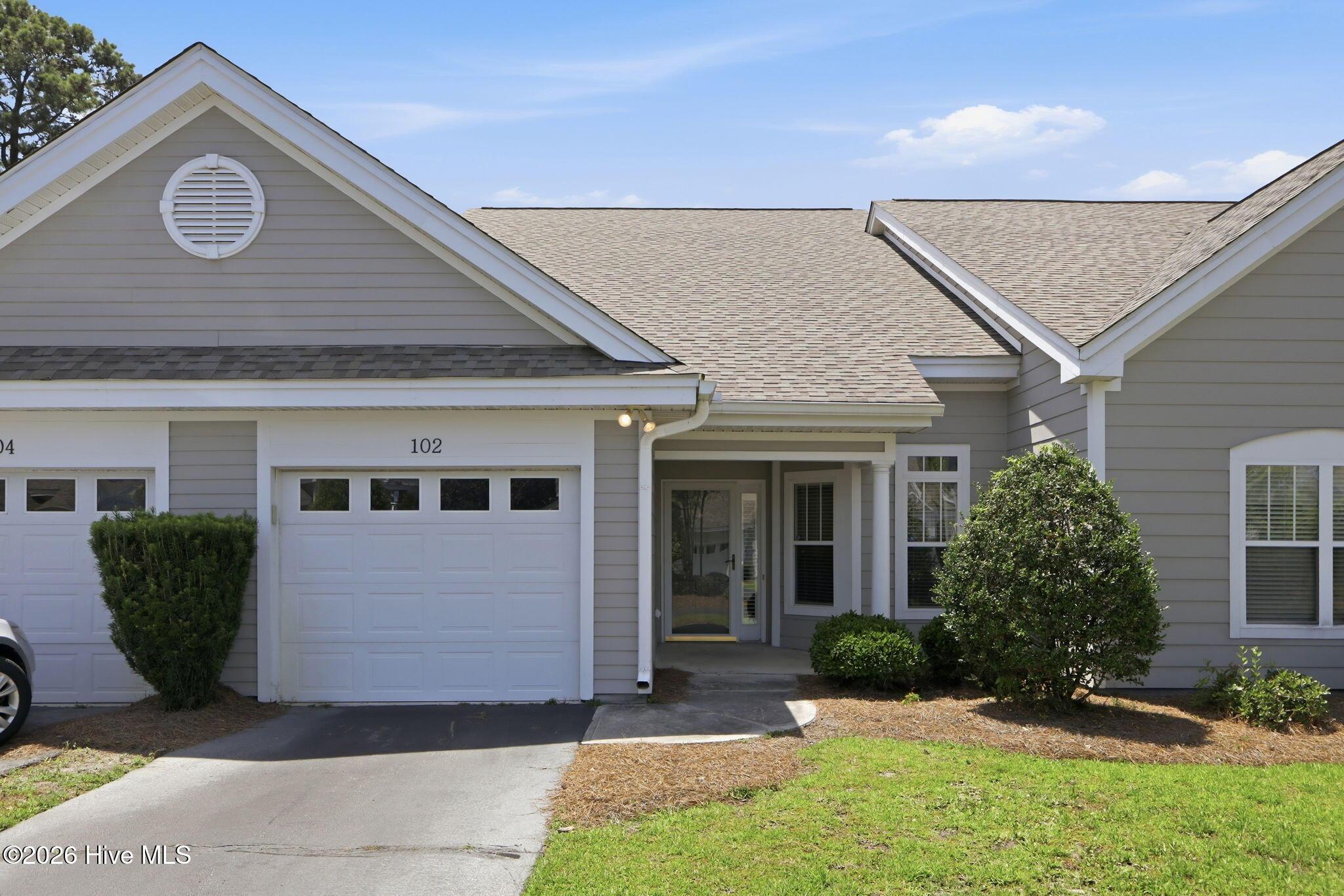 Image 1: 102 Oleander Ct