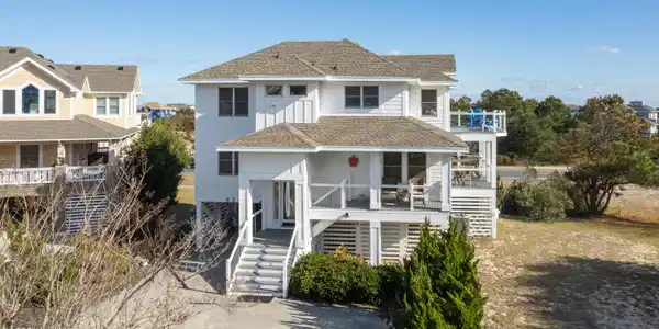 824 Windswept Court