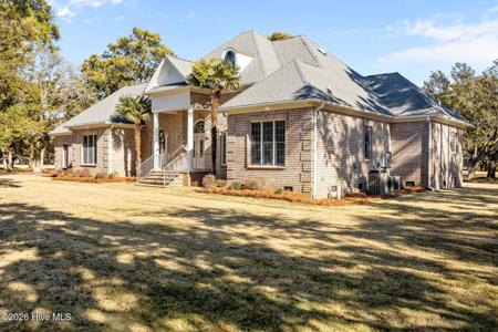 699 Country Club Drive